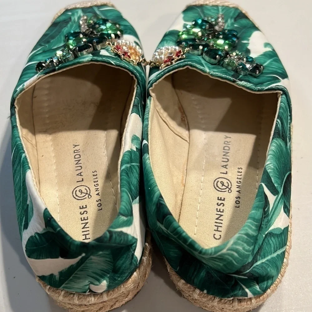 CHINESE Laundry Hayden Floral Green Espadrilles, Size 8
